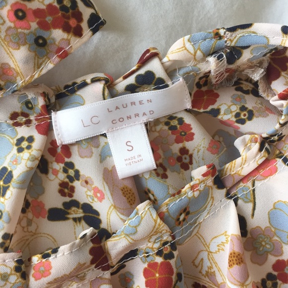 LC Lauren Conrad Ivory Floral Pleated Top - Picture 6 of 9